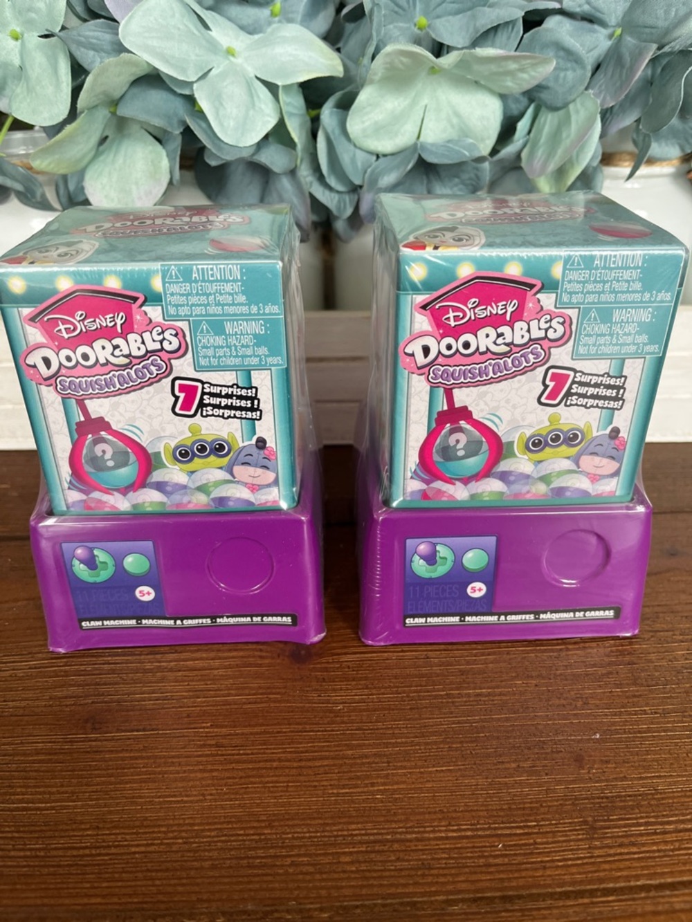 NWT Disney Doorables Whatcha Gotcha Claw Machine Collectible Toy Set of 2